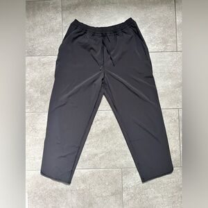 Lululemon Keep it Classic Crop pants in black Size 6